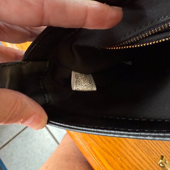 Black Shoulder Bag with Gold Hardware | Designer Inspired - Picture 16 of 16